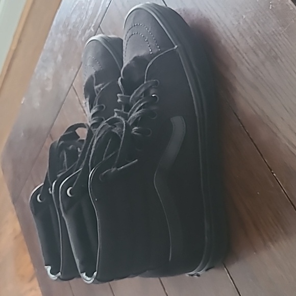 Men's Size 10.5 Vans Sk8 High All Black - Picture 3 of 6